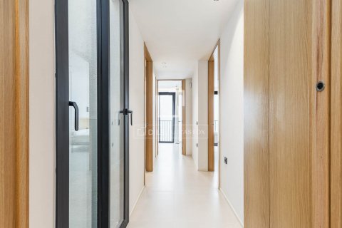 2 bedrooms apartment for sale in Barcelona, Catalonia, Spain № 8838 - photo 13