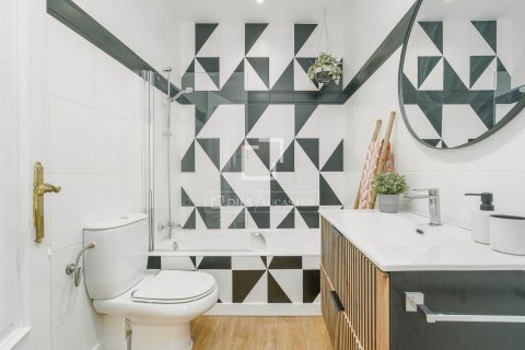 Ático de 4 dormitorios en venta en Barcelona, Cataluña, Spain № 8834 - foto 21