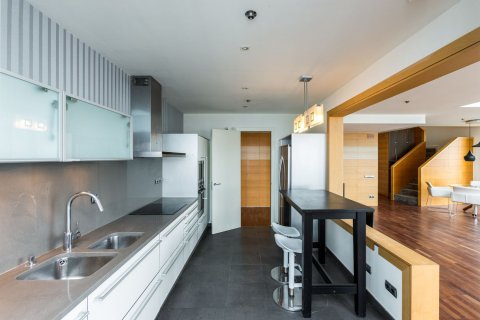 Apartamento de 4 dormitorios en venta en Barcelona, Cataluña, Spain № 4603 - foto 14