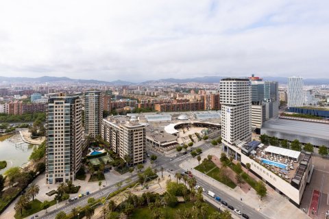 Apartamento de 4 dormitorios en venta en Barcelona, Cataluña, Spain № 4603 - foto 25