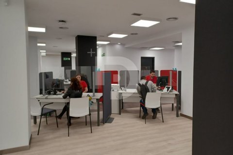 990 sq.m. office for sale in L'Eixample, Barcelona, Catalonia, Spain № 5177