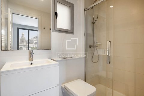2 bedrooms apartment for sale in Barcelona, Catalonia, Spain № 8750 - photo 18
