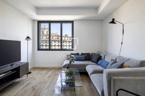 2 bedrooms apartment for sale in Barcelona, Catalonia, Spain № 8750 - photo 2
