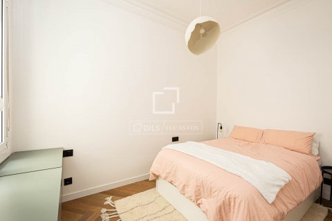 Apartamento de 2 dormitorios en venta en Barcelona, Cataluña, Spain № 8894 - foto 16