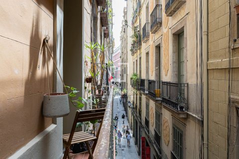 Apartamento de 2 dormitorios en venta en Barcelona, Cataluña, Spain № 8894 - foto 12