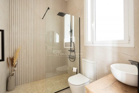Apartamento de 2 dormitorios en venta en Barcelona, Cataluña, Spain № 8894 - foto 21