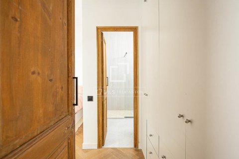 Apartamento de 2 dormitorios en venta en Barcelona, Cataluña, Spain № 8894 - foto 26
