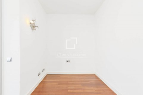 3 bedrooms apartment for sale in Barcelona, Catalonia, Spain № 8896 - photo 28