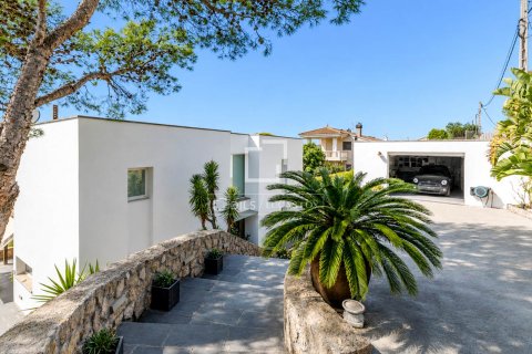Villa de 4 dormitorios en venta en Sitges, Barcelona, Cataluña, Spain № 8897 - foto 2