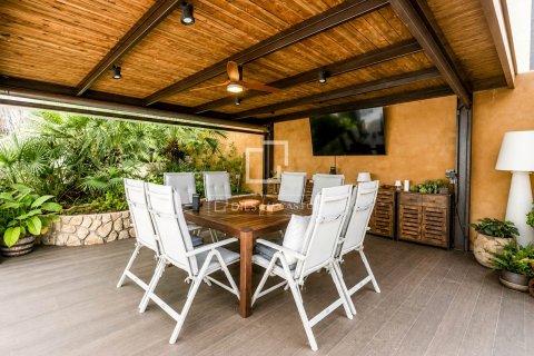 Villa de 4 dormitorios en venta en Sitges, Barcelona, Cataluña, Spain № 8897 - foto 7