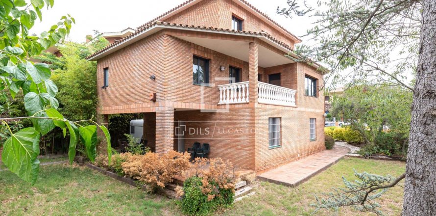 6 bedrooms villa for sale in Sant Cugat Del Valles, Barcelona, Catalonia, Spain № 9013