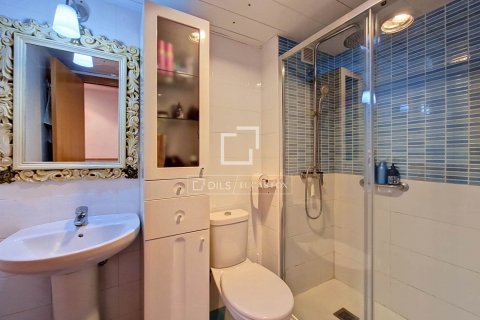 Apartamento de 4 dormitorios en venta en Cubelles, Barcelona, Cataluña, Spain № 9018 - foto 26
