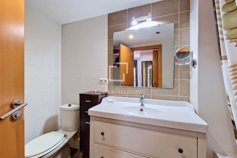 Apartamento de 4 dormitorios en venta en Cubelles, Barcelona, Cataluña, Spain № 9018 - foto 12