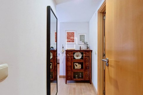 Apartamento de 4 dormitorios en venta en Cubelles, Barcelona, Cataluña, Spain № 9018 - foto 10
