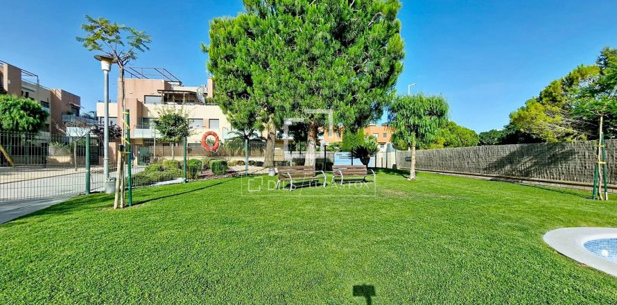 Apartamento de 4 dormitorios en venta en Cubelles, Barcelona, Cataluña, Spain № 9018