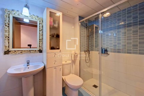 Apartamento de 4 dormitorios en venta en Cubelles, Barcelona, Cataluña, Spain № 9018 - foto 25