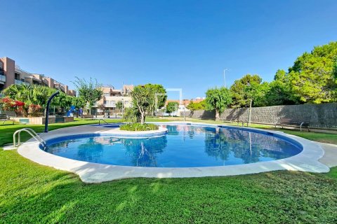 Apartamento de 4 dormitorios en venta en Cubelles, Barcelona, Cataluña, Spain № 9018 - foto 4