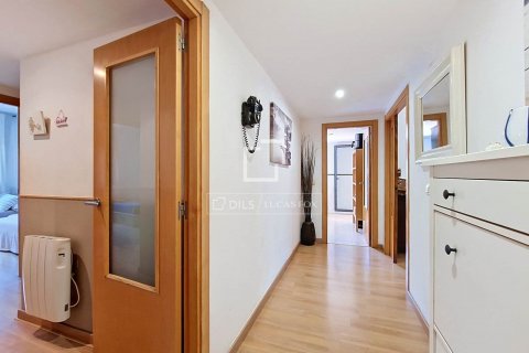 Apartamento de 4 dormitorios en venta en Cubelles, Barcelona, Cataluña, Spain № 9018 - foto 6