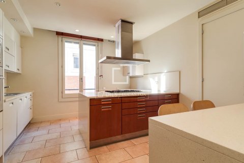 4 bedrooms apartment for sale in Barcelona, Catalonia, Spain № 9016 - photo 26