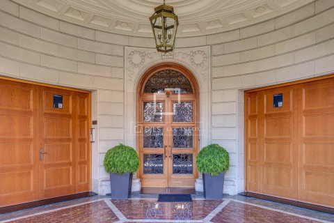 4 bedrooms apartment for sale in Barcelona, Catalonia, Spain № 9016 - photo 2