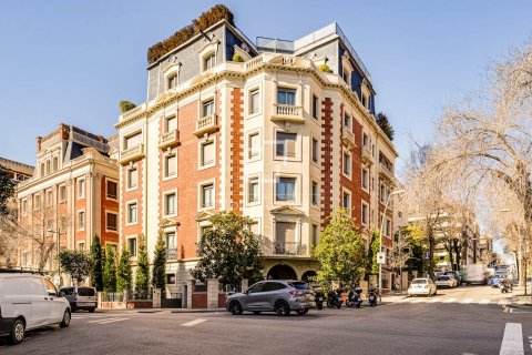 4 bedrooms apartment for sale in Barcelona, Catalonia, Spain № 9016 - photo 3