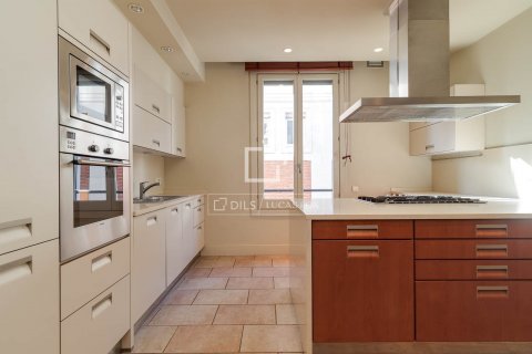 4 bedrooms apartment for sale in Barcelona, Catalonia, Spain № 9016 - photo 25
