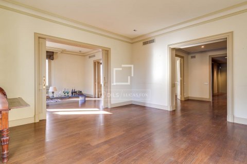4 bedrooms apartment for sale in Barcelona, Catalonia, Spain № 9016 - photo 22