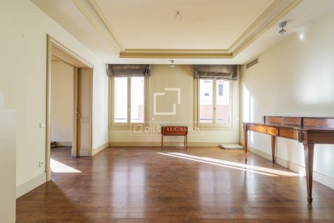 4 bedrooms apartment for sale in Barcelona, Catalonia, Spain № 9016 - photo 14