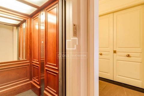 4 bedrooms apartment for sale in Barcelona, Catalonia, Spain № 9016 - photo 11