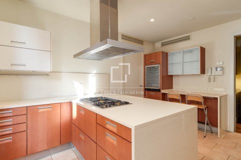 4 bedrooms apartment for sale in Barcelona, Catalonia, Spain № 9016 - photo 28