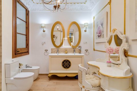 4 bedrooms apartment for sale in Barcelona, Catalonia, Spain № 9019 - photo 12