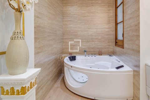 4 bedrooms apartment for sale in Barcelona, Catalonia, Spain № 9019 - photo 11