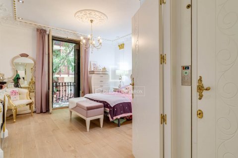 4 bedrooms apartment for sale in Barcelona, Catalonia, Spain № 9019 - photo 6