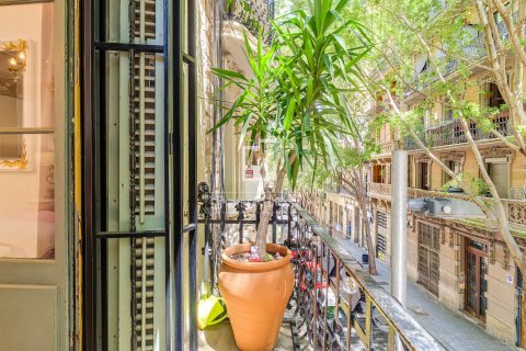 4 bedrooms apartment for sale in Barcelona, Catalonia, Spain № 9019 - photo 3