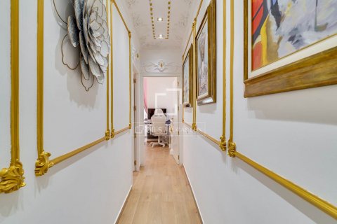 4 bedrooms apartment for sale in Barcelona, Catalonia, Spain № 9019 - photo 15