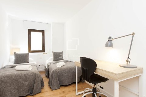 2 bedrooms apartment for sale in Barcelona, Catalonia, Spain № 4075 - photo 12