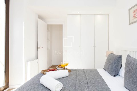 2 bedrooms apartment for sale in Barcelona, Catalonia, Spain № 4075 - photo 11