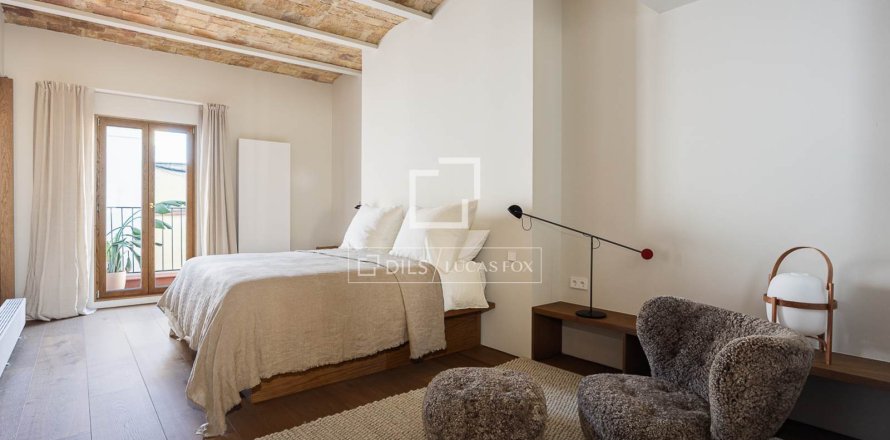 3 bedrooms apartment for sale in Barcelona, Catalonia, Spain № 4079