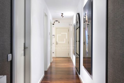 3 bedrooms apartment for sale in Barcelona, Catalonia, Spain № 3989 - photo 15