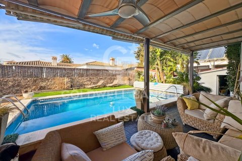 4 bedrooms villa for sale in Empuriabrava, Girona, Catalonia, Spain № 5790 - photo 3