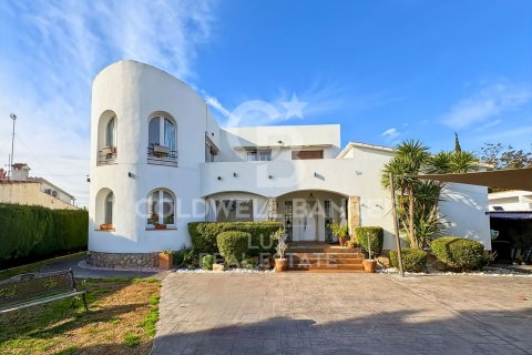 4 bedrooms villa for sale in Empuriabrava, Girona, Catalonia, Spain № 5790 - photo 19