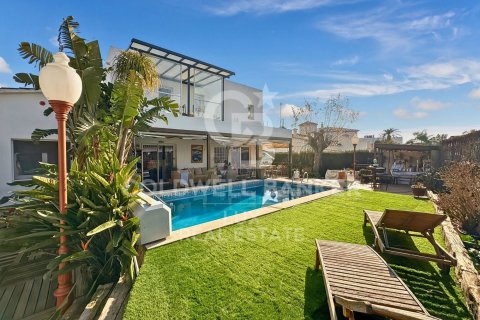 4 bedrooms villa for sale in Empuriabrava, Girona, Catalonia, Spain № 5790