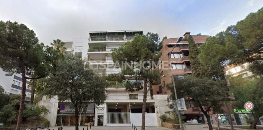 4 bedrooms apartment for sale in Barcelona, Catalonia, Spain № 1050