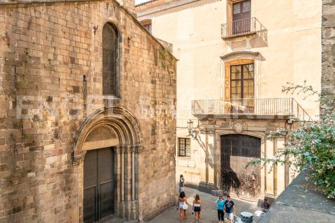 155 sq.m. commercial property for sale in Ciutat Vella, Barcelona, Catalonia, Spain № 2631 - photo 7