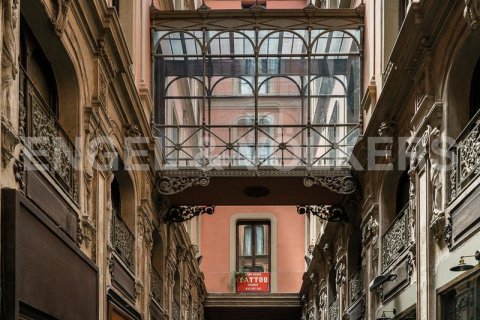 155 sq.m. commercial property for sale in Ciutat Vella, Barcelona, Catalonia, Spain № 2631 - photo 21