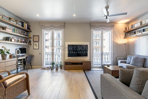3 bedrooms apartment for sale in Eixample, Barcelona, Catalonia, Spain № 2517