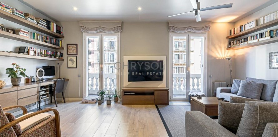 3 bedrooms apartment for sale in Eixample, Barcelona, Catalonia, Spain № 2517