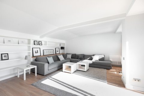 4 bedrooms apartment for rent in Barcelona, Catalonia, Spain № 1550 - photo 10