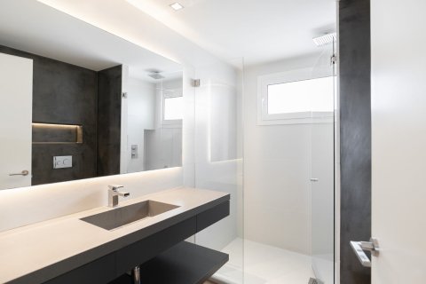 4 bedrooms apartment for rent in Barcelona, Catalonia, Spain № 1550 - photo 18
