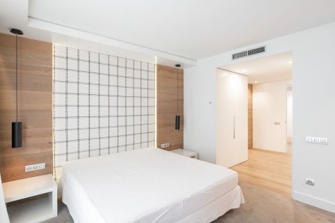 4 bedrooms apartment for rent in Barcelona, Catalonia, Spain № 1550 - photo 13